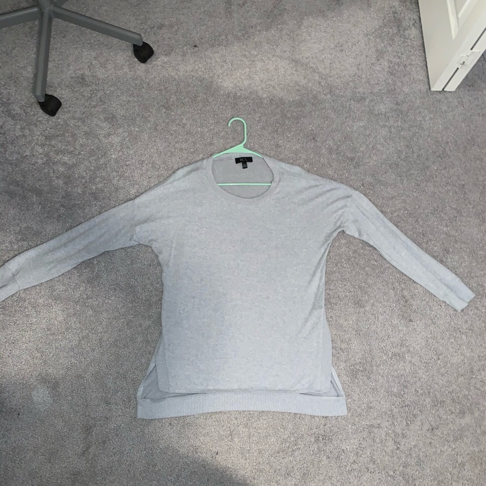 light grey loose fitting long sleeve sweater